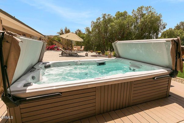Exterior, Hot Tub