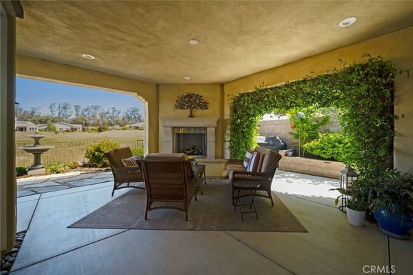 Exterior, Fireplace