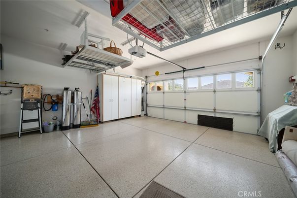 Garage, Interior