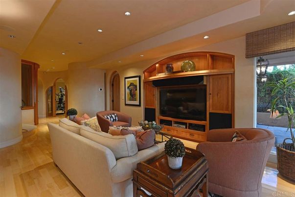 Interior, Living room, Pendant Lights, Recessed Lighting, Wood Texture Flooring