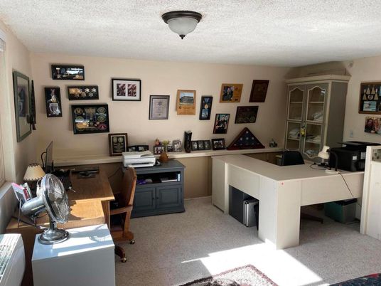 Home Office, Interior