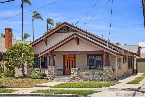 Exterior, Facade, American Craftsman