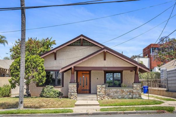 Exterior, Facade, American Craftsman