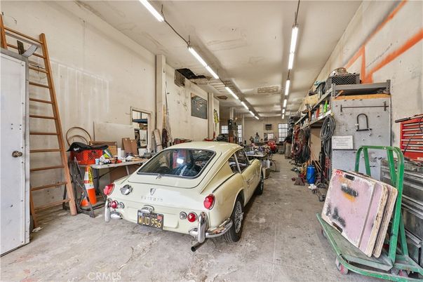Garage, Interior