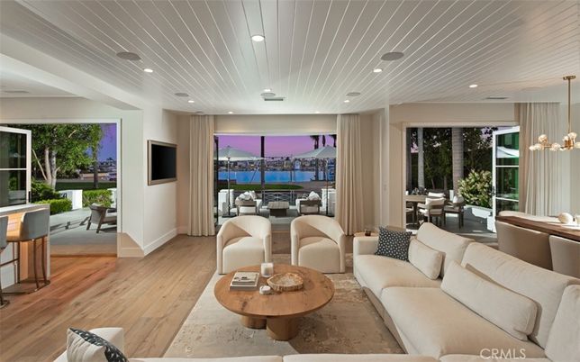 Dining room, Interior, Living room, Pendant Lights, Recessed Lighting, Water, Wood Texture Flooring