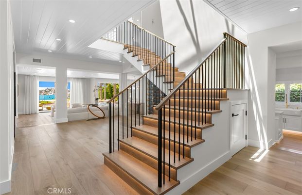 Interior, Recessed Lighting, Wood Texture Flooring