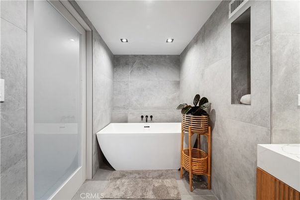 Bathroom, Free Standing Baths, Interior, Marble Walls, Recessed Lighting