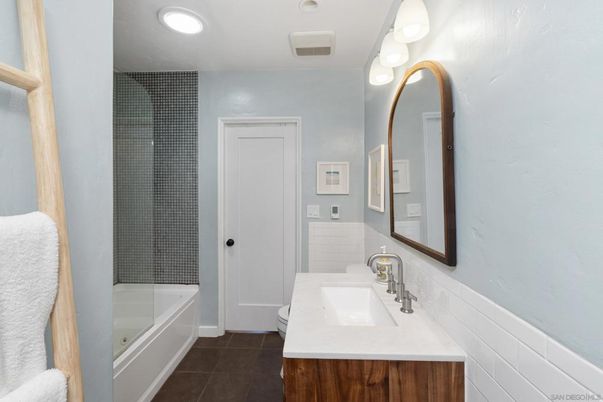 Bathroom, Interior, Recessed Lighting