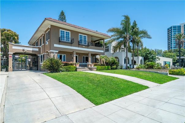 Backyard, Exterior, Facade, Mediterranean