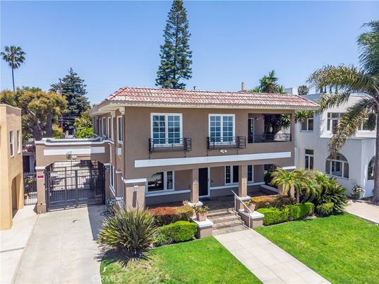 Backyard, Exterior, Facade, Mediterranean