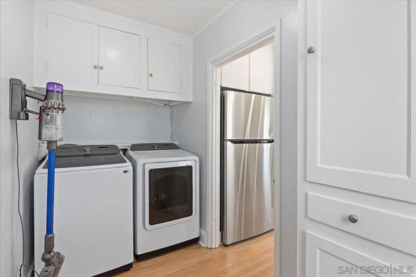 Interior, Washer, Wood Texture Flooring