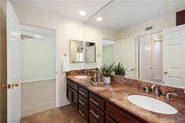 Bathroom, Dual Sink Vanities, Interior, Recessed Lighting