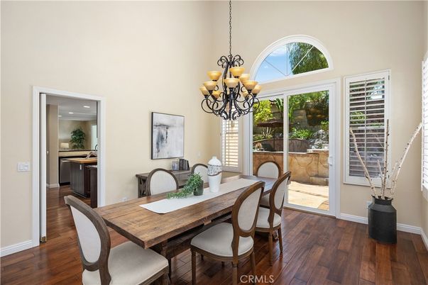 Chandelier, Dining room, Interior, Recessed Lighting, Wood Texture Flooring