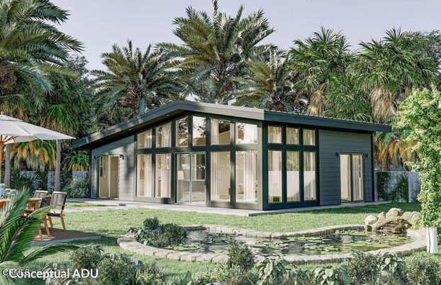 Backyard, Exterior, Facade, Modern