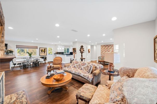 Dining room, Interior, Living room, Pendant Lights, Recessed Lighting, Wood Texture Flooring