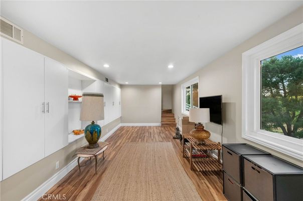 Interior, Recessed Lighting, Wood Texture Flooring