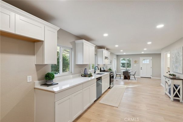 Dining room, Interior, Kitchen, Recessed Lighting, Wood Texture Flooring