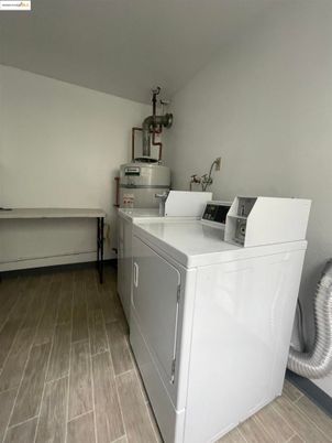 Interior, Washer, Wood Texture Flooring