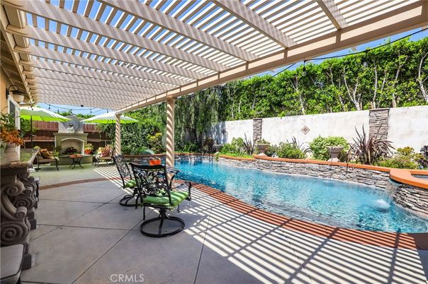 Exterior, Fireplace, Pool