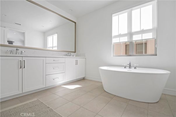 Bathroom, Dual Sink Vanities, Free Standing Baths, Interior, Recessed Lighting