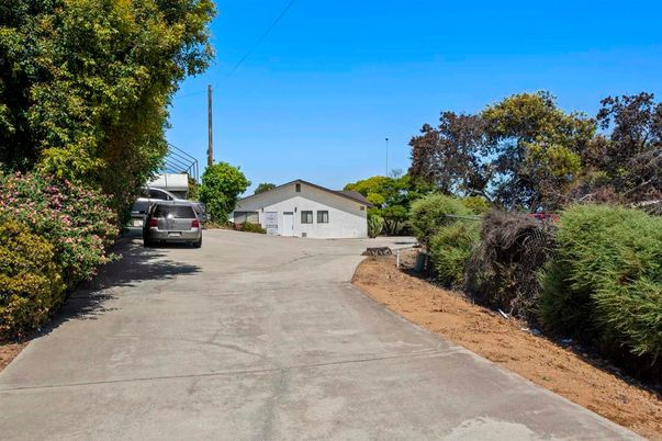 Detached Garage, Exterior