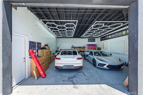 Garage, Interior