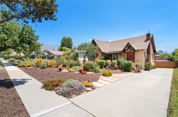 Backyard, Exterior, Facade, French Provincial