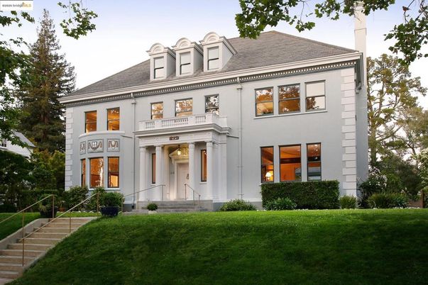 Exterior, Facade, French Provincial