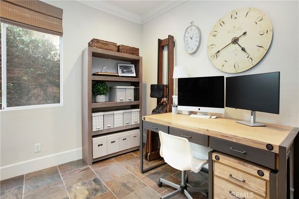 Home Office, Interior
