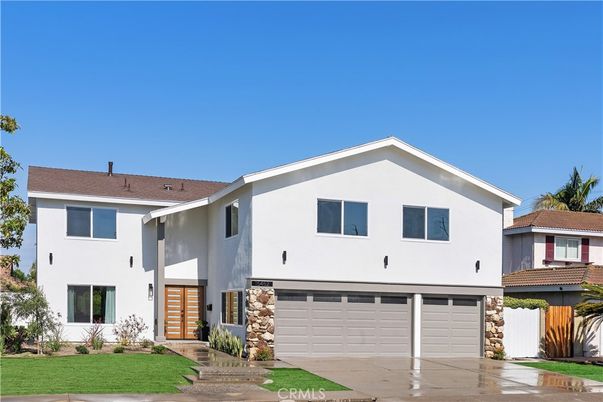 Attached, Exterior, Facade, Modern