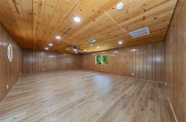 Empty room, Interior, Recessed Lighting, Wooden Ceilings, Wood Texture Flooring, Wooden Walls