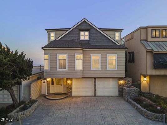 Attached, Exterior, Facade, Farmhouse