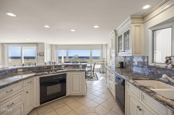 Dining room, Interior, Kitchen, Recessed Lighting, Stainless Steel Appliances, Water