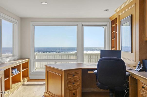 Home Office, Interior, Recessed Lighting, Water, Wood Texture Flooring