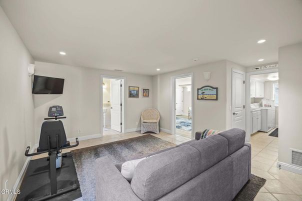 Fitness Equipment, Interior, Living room, Recessed Lighting