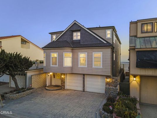 Attached, Exterior, Facade, American Craftsman