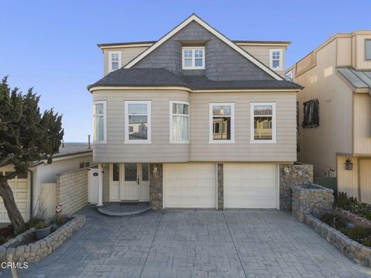 Attached, Exterior, Facade, Farmhouse