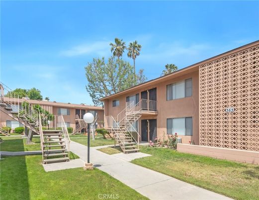 Backyard, Exterior, Facade, Modern