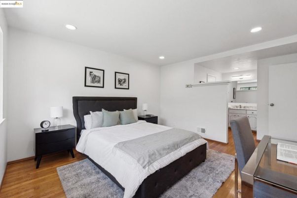 Bedroom, Interior, Recessed Lighting, Wood Texture Flooring