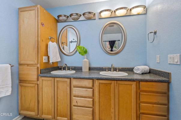 Bathroom, Dual Sink Vanities, Interior