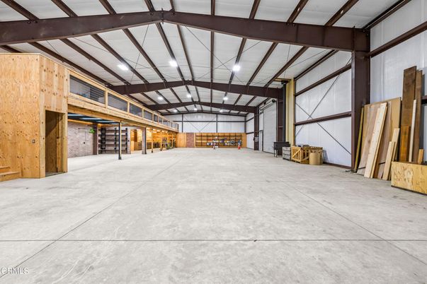 Garage, Interior, Wooden Beams