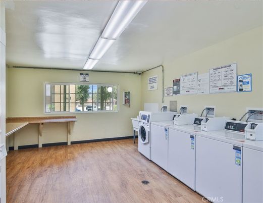 Interior, Washer, Wood Texture Flooring