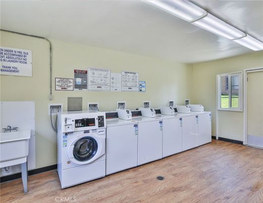 Interior, Washer, Wood Texture Flooring