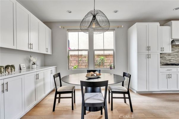 Dining room, Interior, Kitchen, Pendant Lights, Recessed Lighting, Wood Texture Flooring
