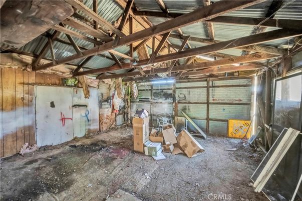 Empty room, Interior, Wooden Beams