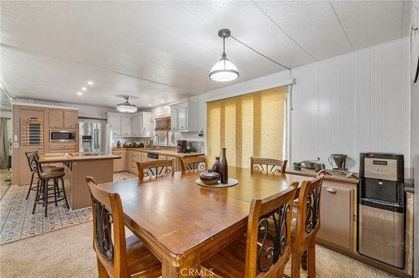 Dining room, Interior, Kitchen, Pendant Lights, Recessed Lighting, Stainless Steel Appliances