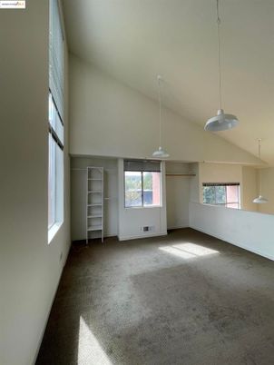Empty room, Interior, Pendant Lights
