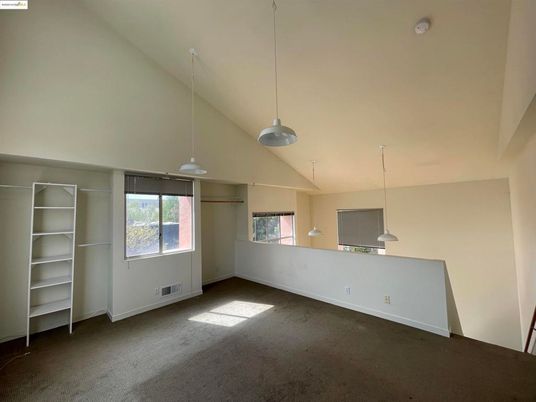Empty room, Interior, Pendant Lights