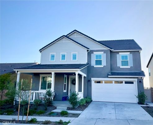 Attached, Exterior, Facade, American Craftsman