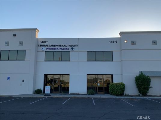 Exterior, Facade, Modern